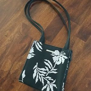 Black/white floral purse